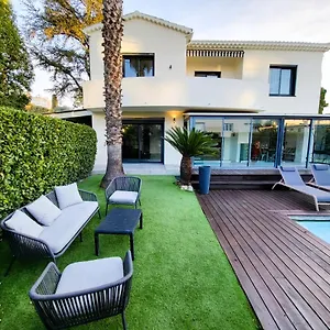 Bel Air Cannes: Renovated Beachfront Retreat With Pool Cannes